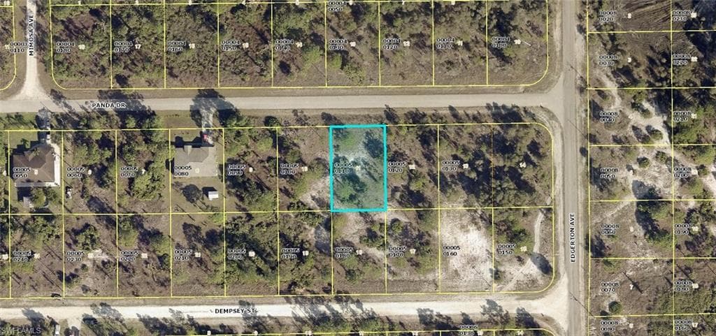 944 Panda DR LEHIGH ACRES, FL 33974