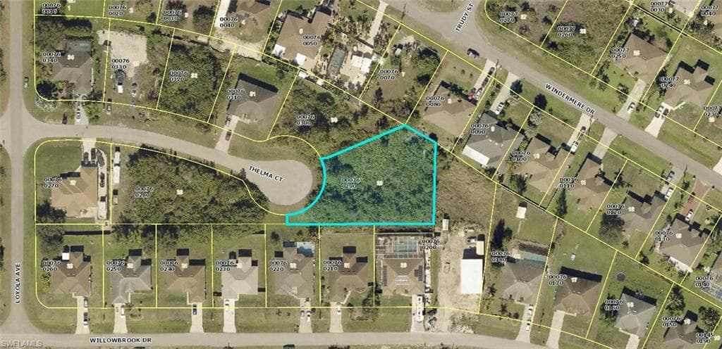 434 Thelma CT LEHIGH ACRES, FL 33972