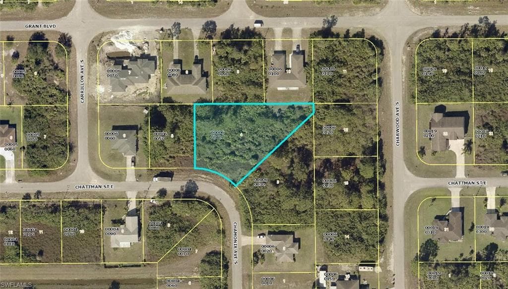627 Chattman ST E LEHIGH ACRES, FL 33974