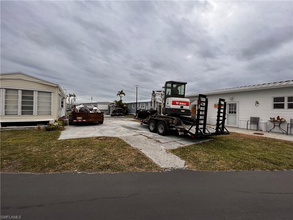 11691 Dawn Cowrie DR FORT MYERS, FL 33908