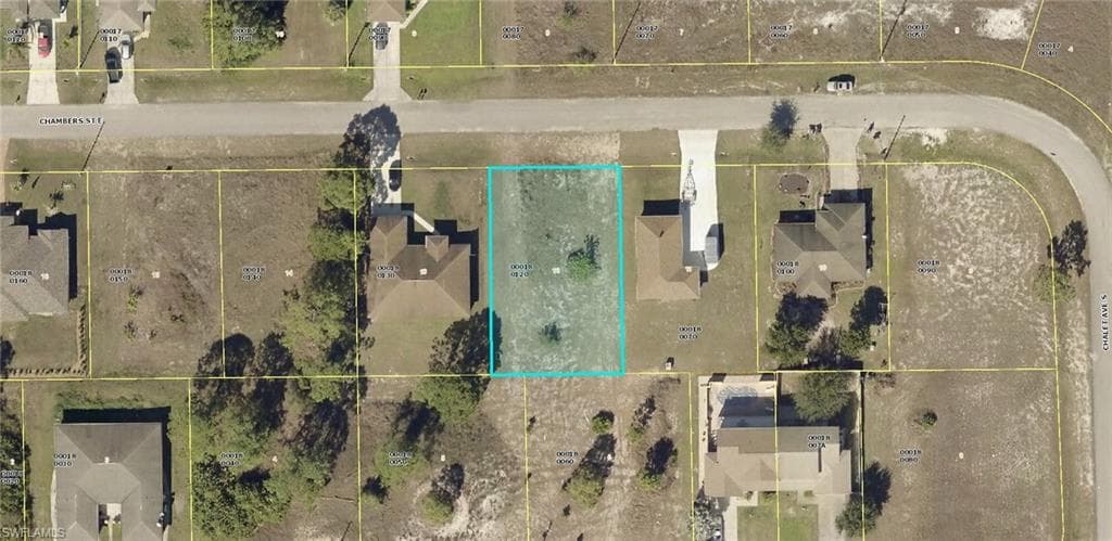 646 Chambers ST E LEHIGH ACRES, FL 33974
