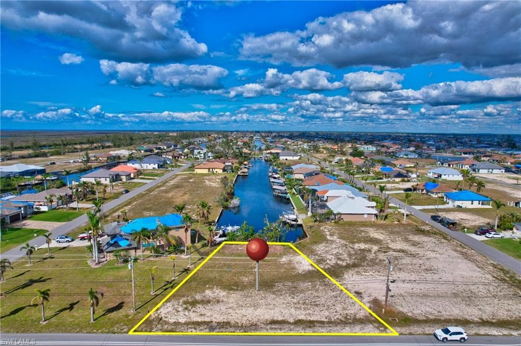 3827 Embers PKWY W CAPE CORAL, FL 33993