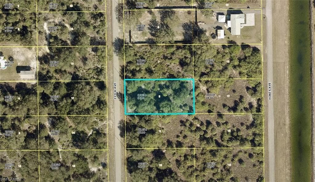 710 Lincoln AVE LEHIGH ACRES, FL 33972