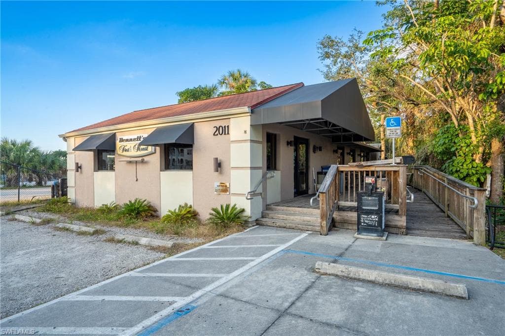 2011 Bayside PKWY FORT MYERS, FL 33901