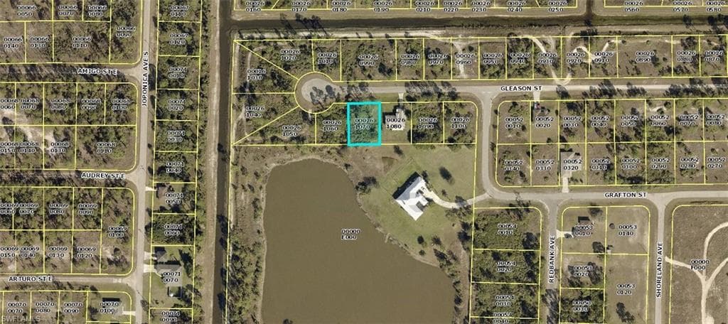 912 Gleason ST LEHIGH ACRES, FL 33974