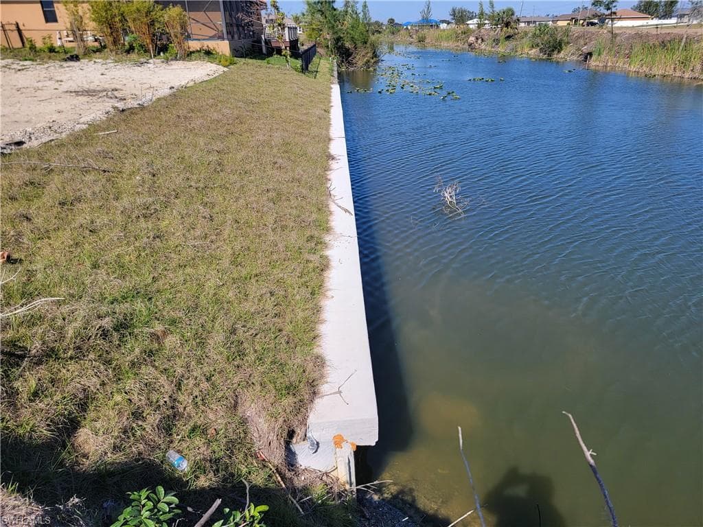 911 NE 1st AVE CAPE CORAL, FL 33909