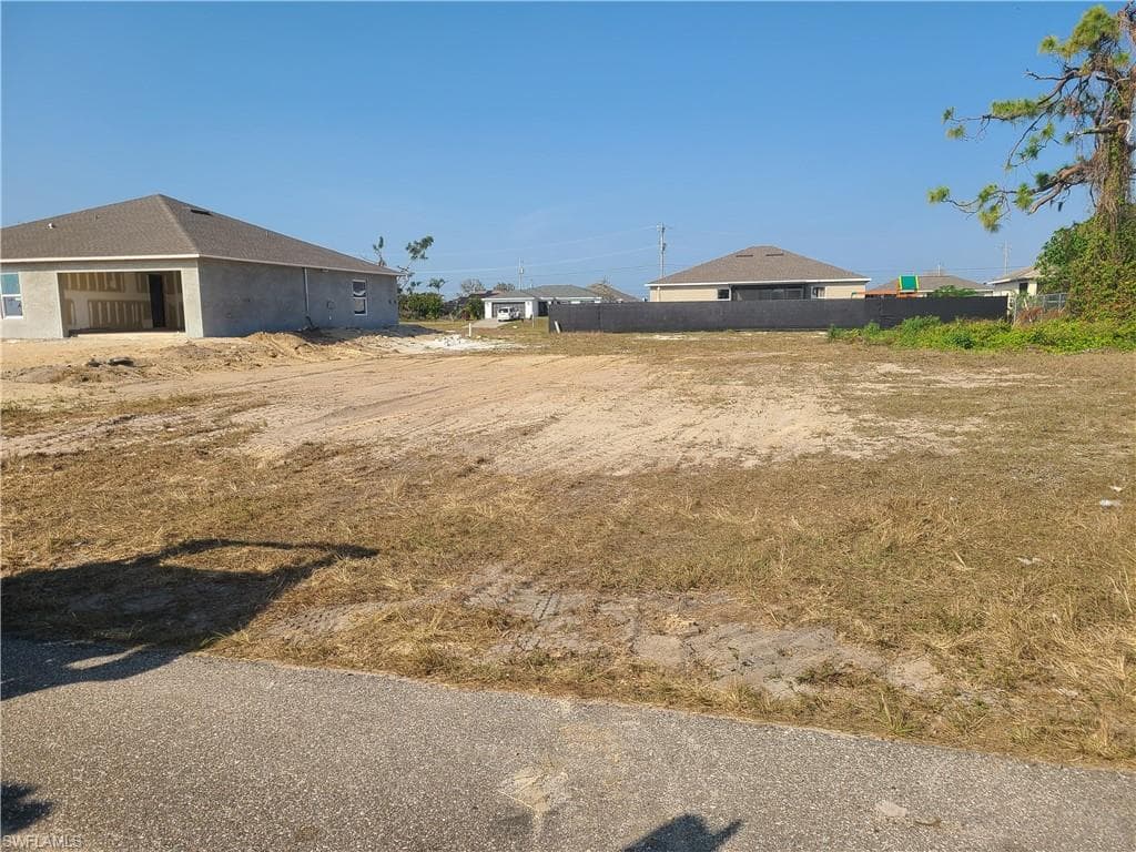 2828 NE 3rd AVE CAPE CORAL, FL 33909
