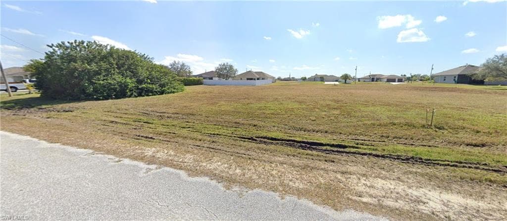 2436 9th ST CAPE CORAL, FL 33993