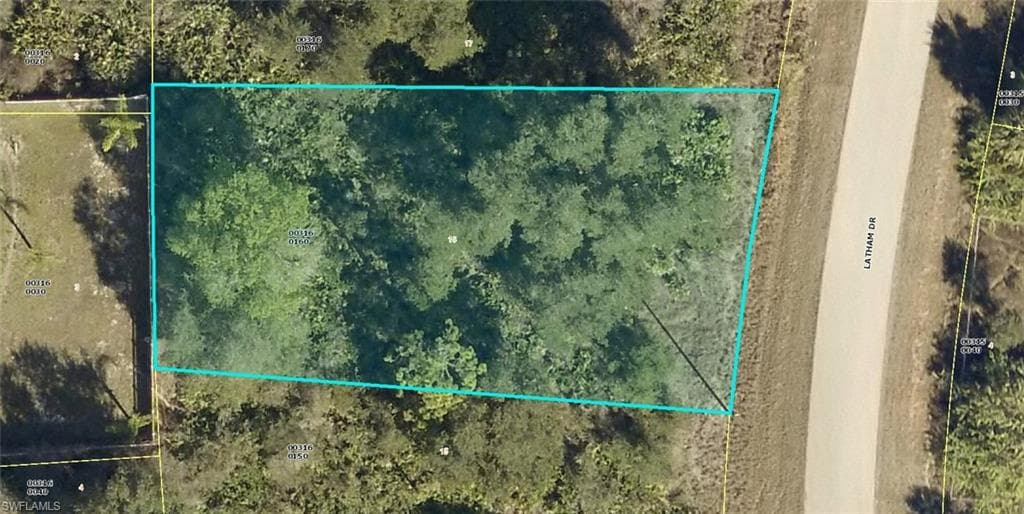 1871 Latham DR LEHIGH ACRES, FL 33972