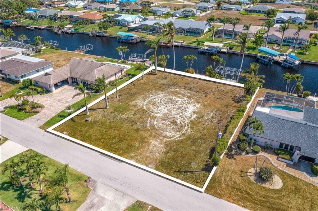 1142 SE 36th ST CAPE CORAL, FL 33904