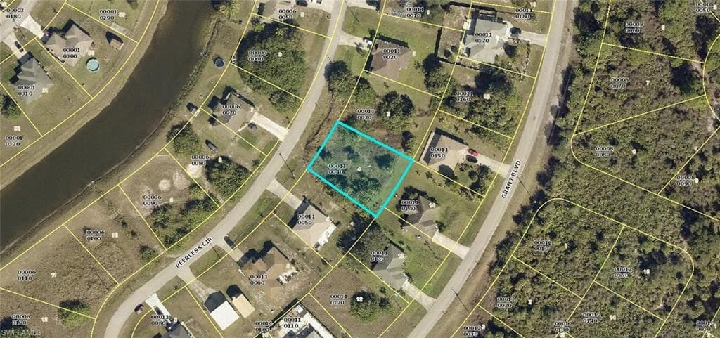 513 Peerless CIR LEHIGH ACRES, FL 33974
