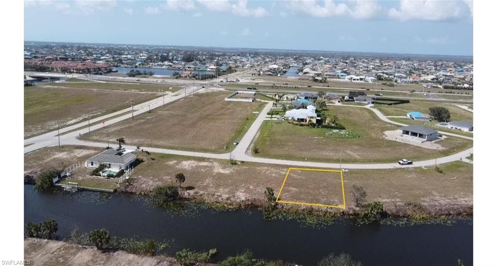 19 NW 30th PL CAPE CORAL, FL 33993