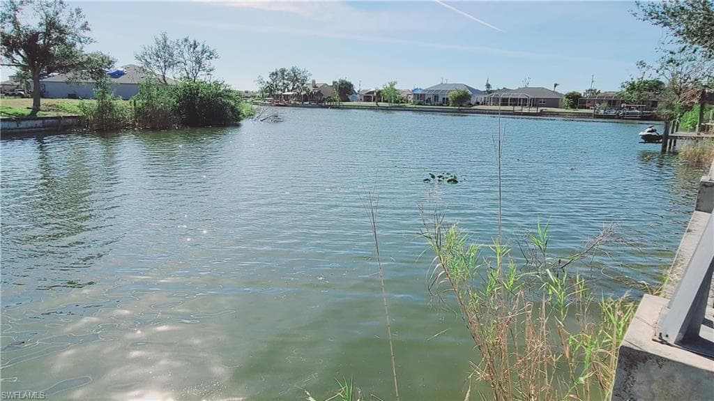 518 SE 4th ST CAPE CORAL, FL 33990