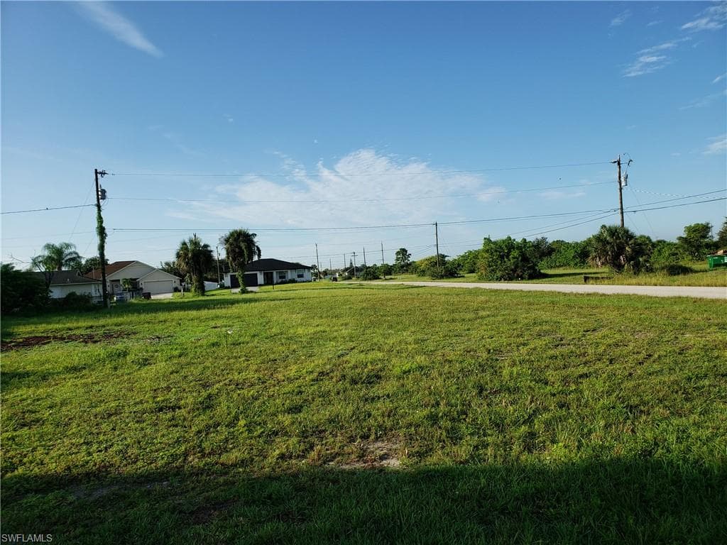 1902 NE 20th TER CAPE CORAL, FL 33909