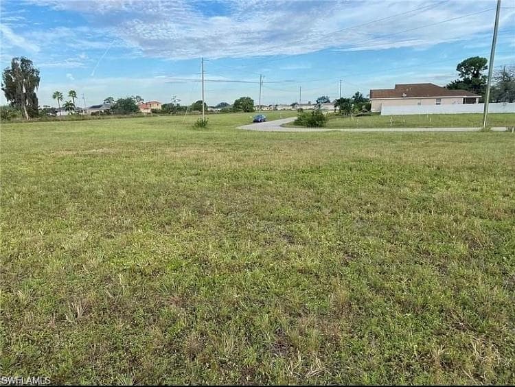 1800 11th LN CAPE CORAL, FL 33909