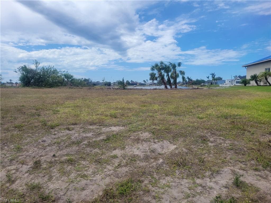 824 6th AVE CAPE CORAL, FL 33909