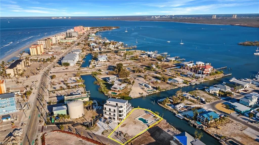 823 Lagoon ST FORT MYERS BEACH, FL 33931