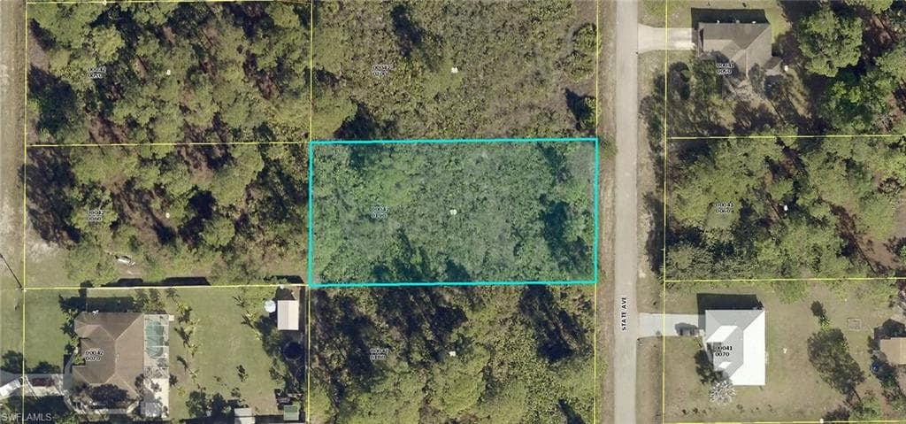 1513 State AVE LEHIGH ACRES, FL 33972