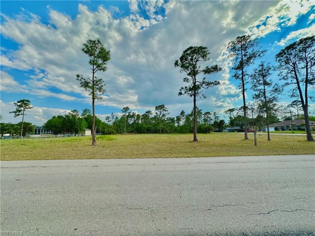 420 Poinsettia AVE LEHIGH ACRES, FL 33972