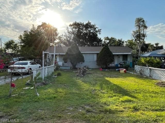 554 New York DR FORT MYERS, FL 33905