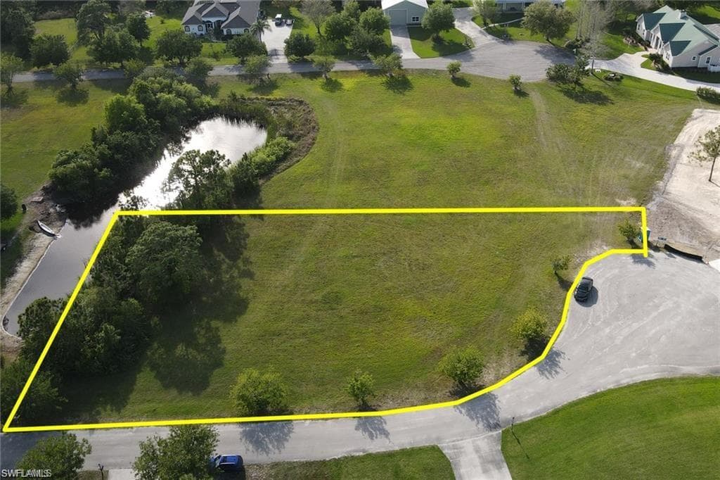 18901 Bridge Wood CT ALVA, FL 33920