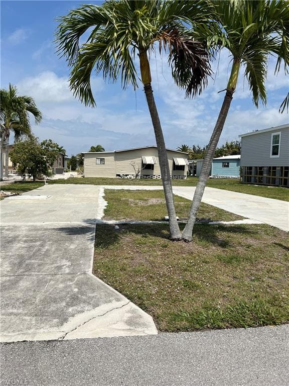 4924 Cobiac DR ST. JAMES CITY, FL 33956