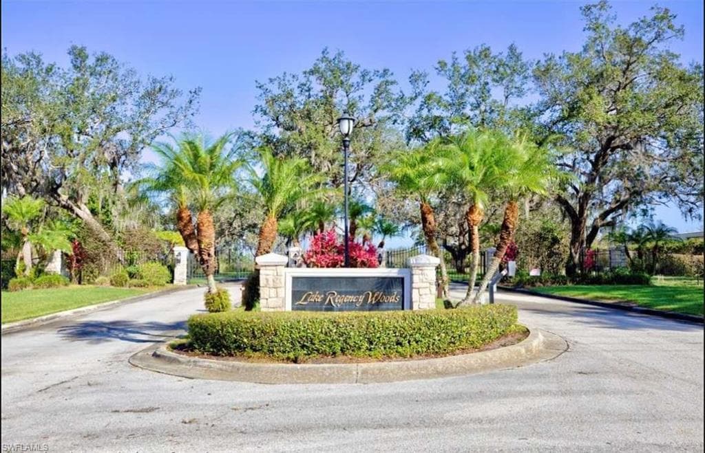 7016 Lake Regency LN SEBRING, FL 33875