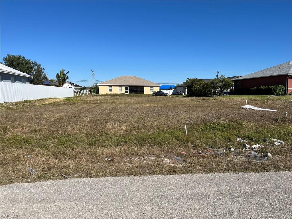 1325 NE 1st PL CAPE CORAL, FL 33909
