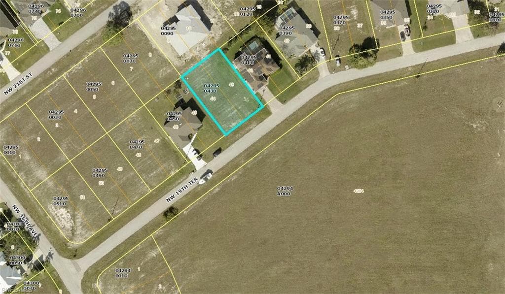 3523 19th TER CAPE CORAL, FL 33993