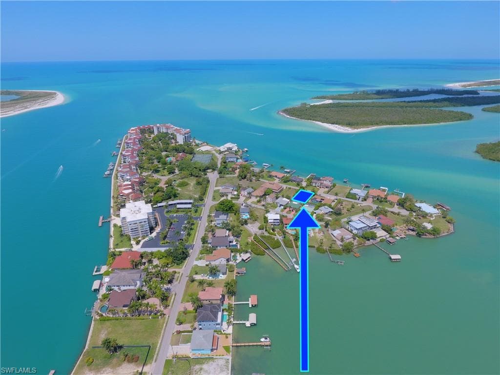25 Dolphin CIR NAPLES, FL 34113