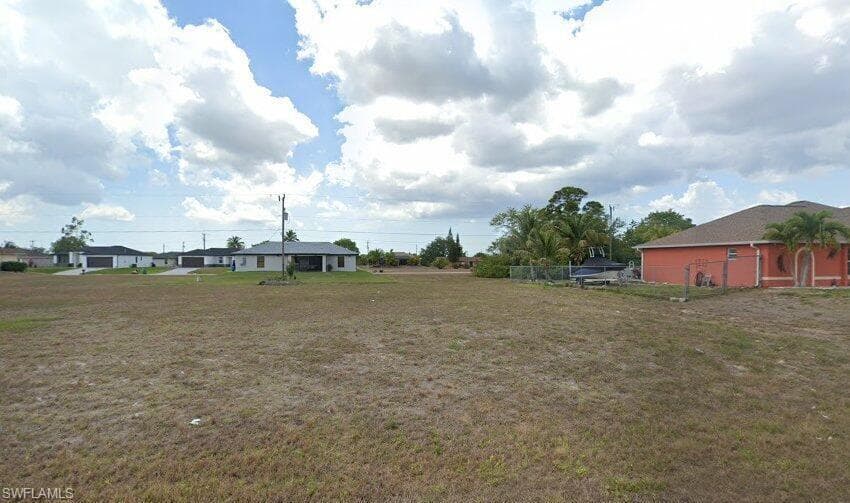 1216 NE 7th AVE CAPE CORAL, FL 33909