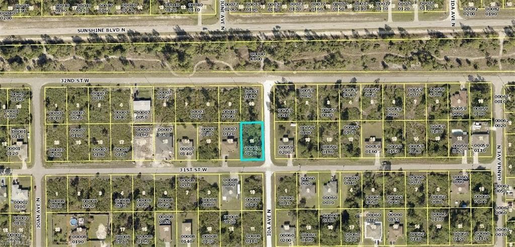 2900 31st ST W LEHIGH ACRES, FL 33971