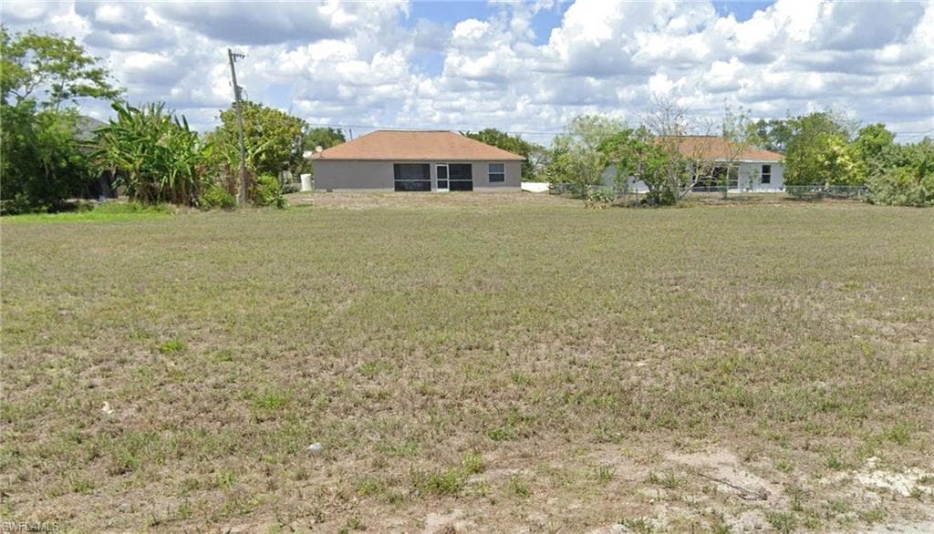 923 NE 12th TER CAPE CORAL, FL 33909