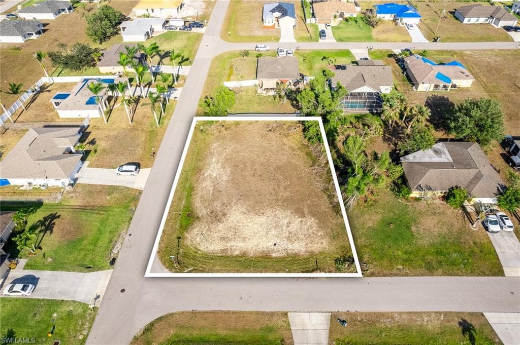 1621 10th PL CAPE CORAL, FL 33991