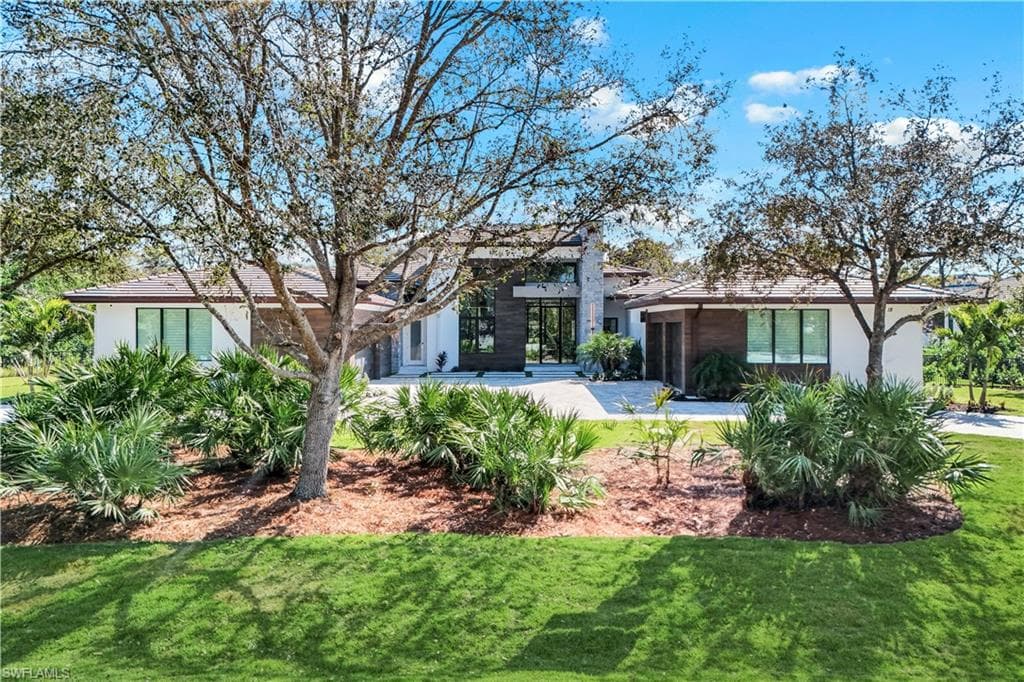 18 Caribbean RD NAPLES, FL 34108