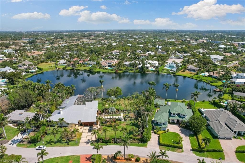 476 Palm CIR W NAPLES, FL 34102