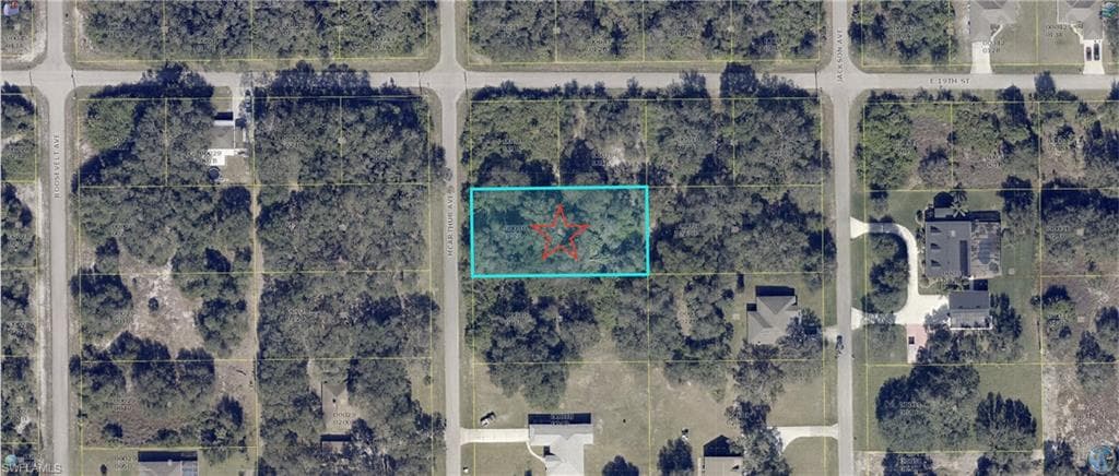 1820 McArthur AVE LEHIGH ACRES, FL 33972