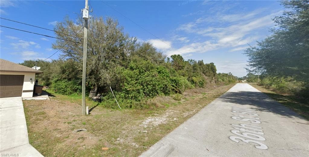 2710 36th ST SW LEHIGH ACRES, FL 33976