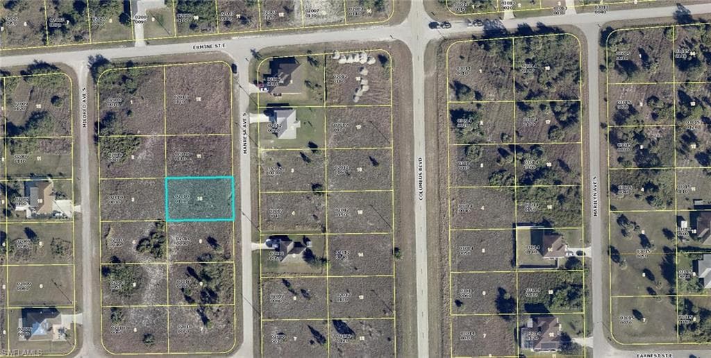 916 MANRESA AVE S LEHIGH ACRES, FL 33974