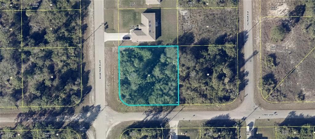 429 McArthur BLVD LEHIGH ACRES, FL 33974