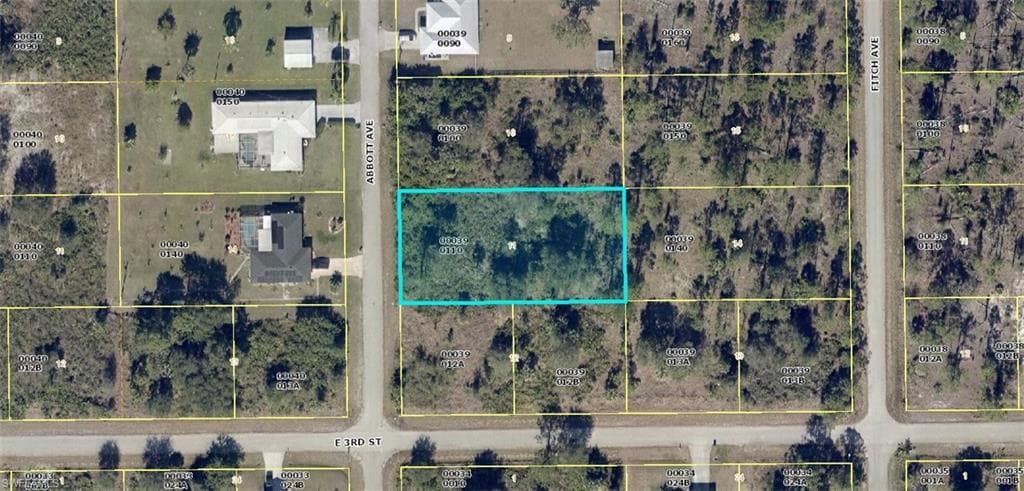 302 Abbott AVE LEHIGH ACRES, FL 33936
