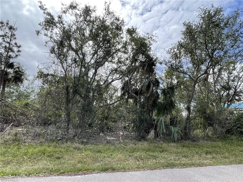 22047 Landis AVE PORT CHARLOTTE, FL 33954