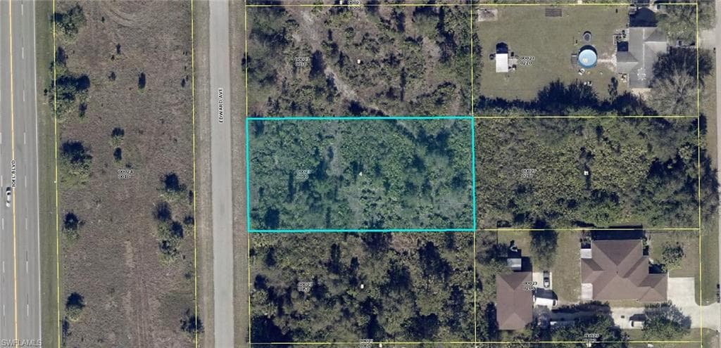 916 Edward AVE LEHIGH ACRES, FL 33936