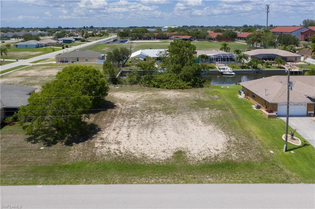 705 SW 21st ST CAPE CORAL, FL 33991