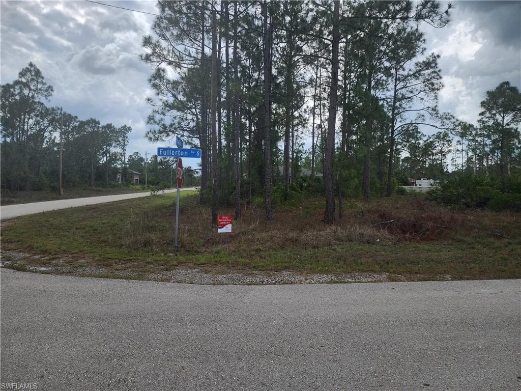 814 Fullerton AVE S LEHIGH ACRES, FL 33974