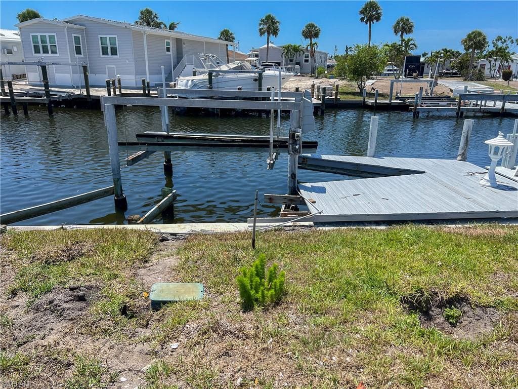 17730 Eglantine LN FORT MYERS BEACH, FL 33931