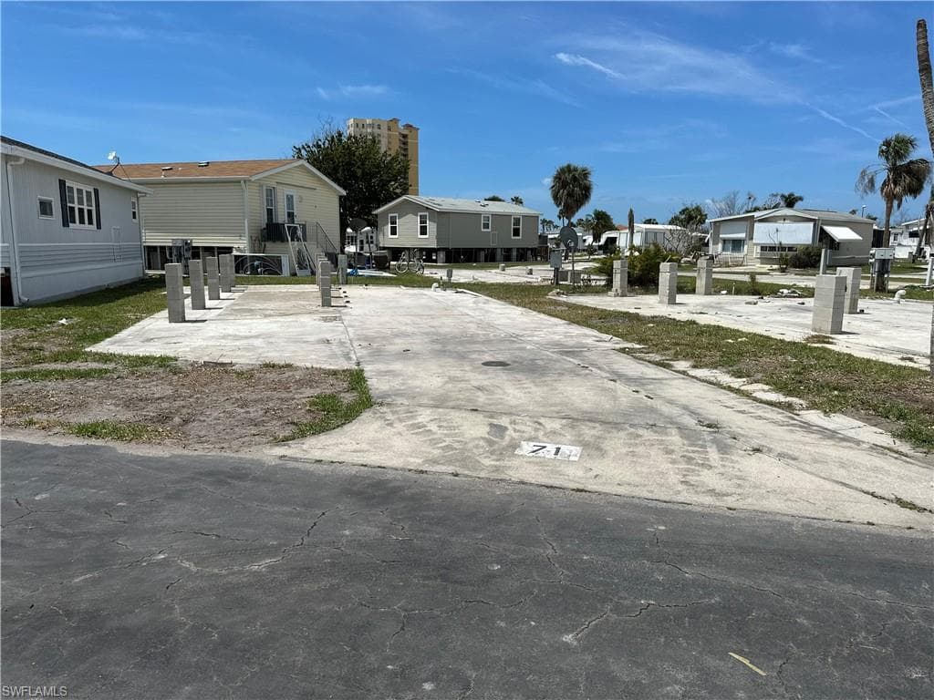 19681 Summerlin RD FORT MYERS, FL 33908