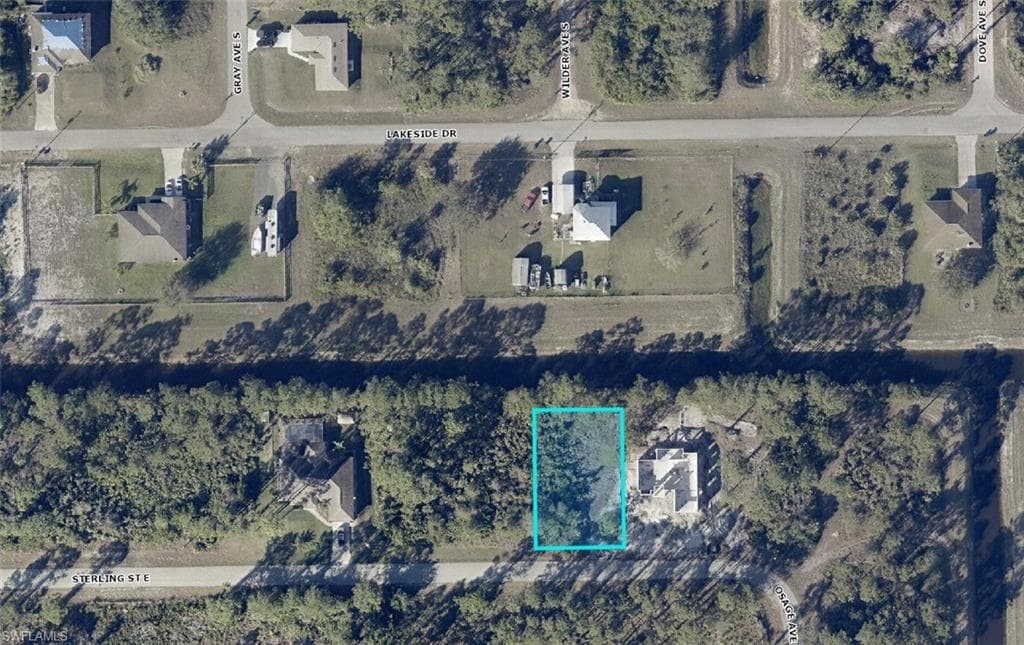 939 Sterling ST E LEHIGH ACRES, FL 33974