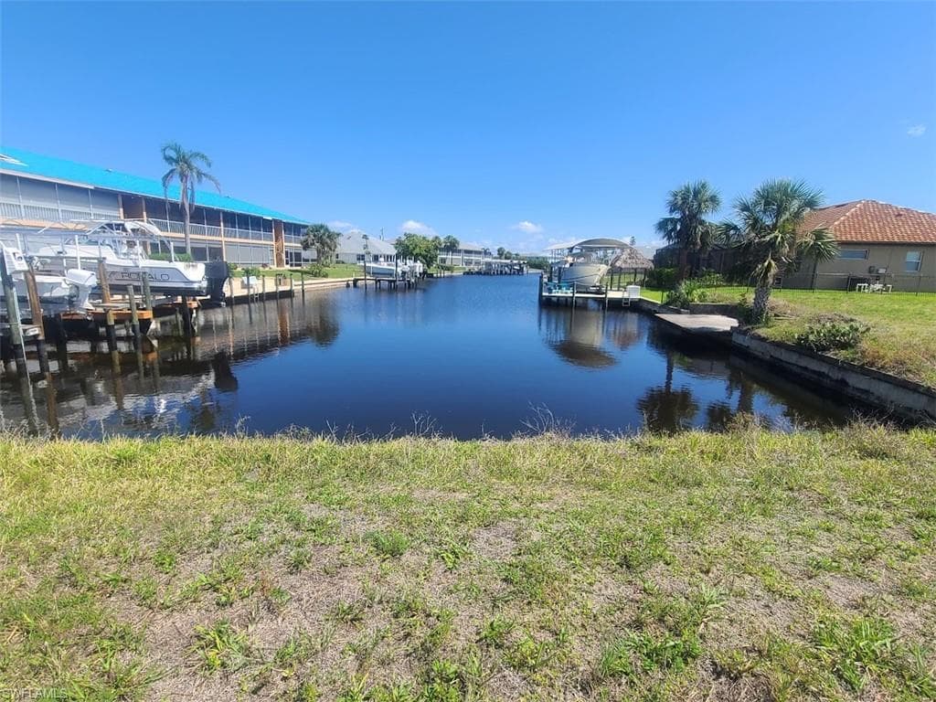 4558 SE 6th CT CAPE CORAL, FL 33904