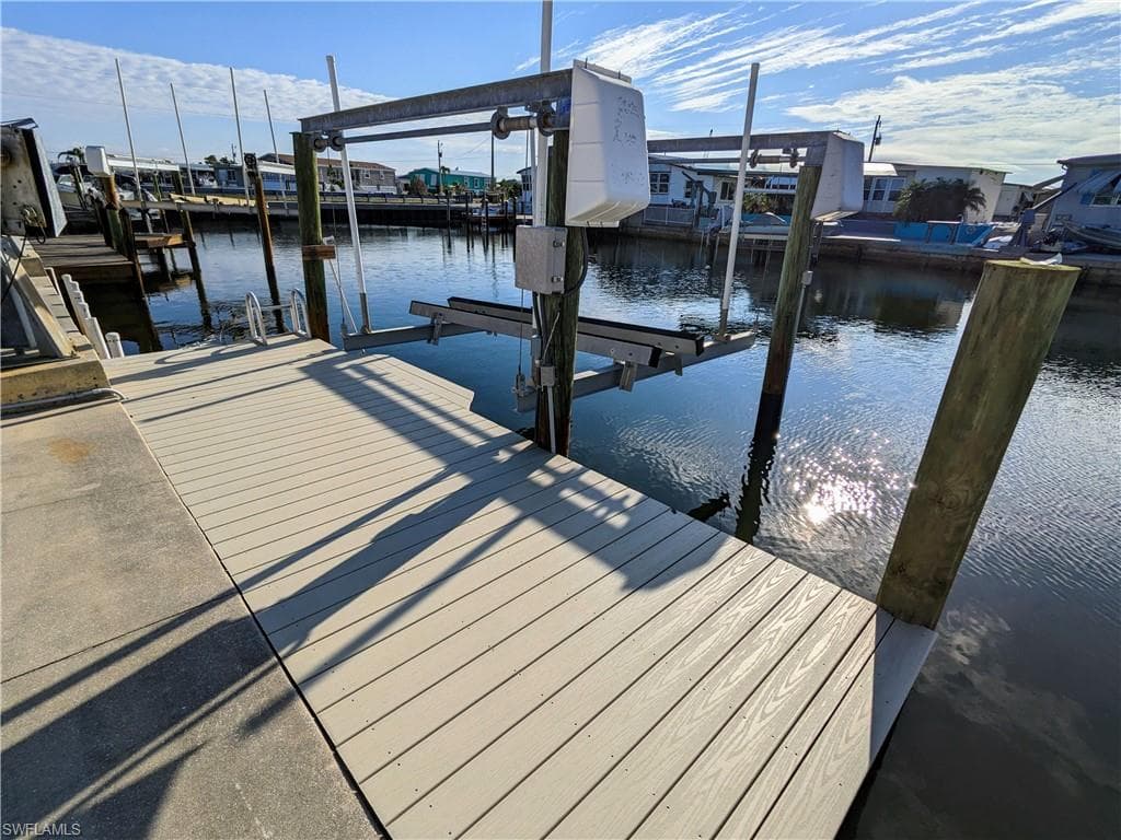3026 Bowsprit LN ST. JAMES CITY, FL 33956